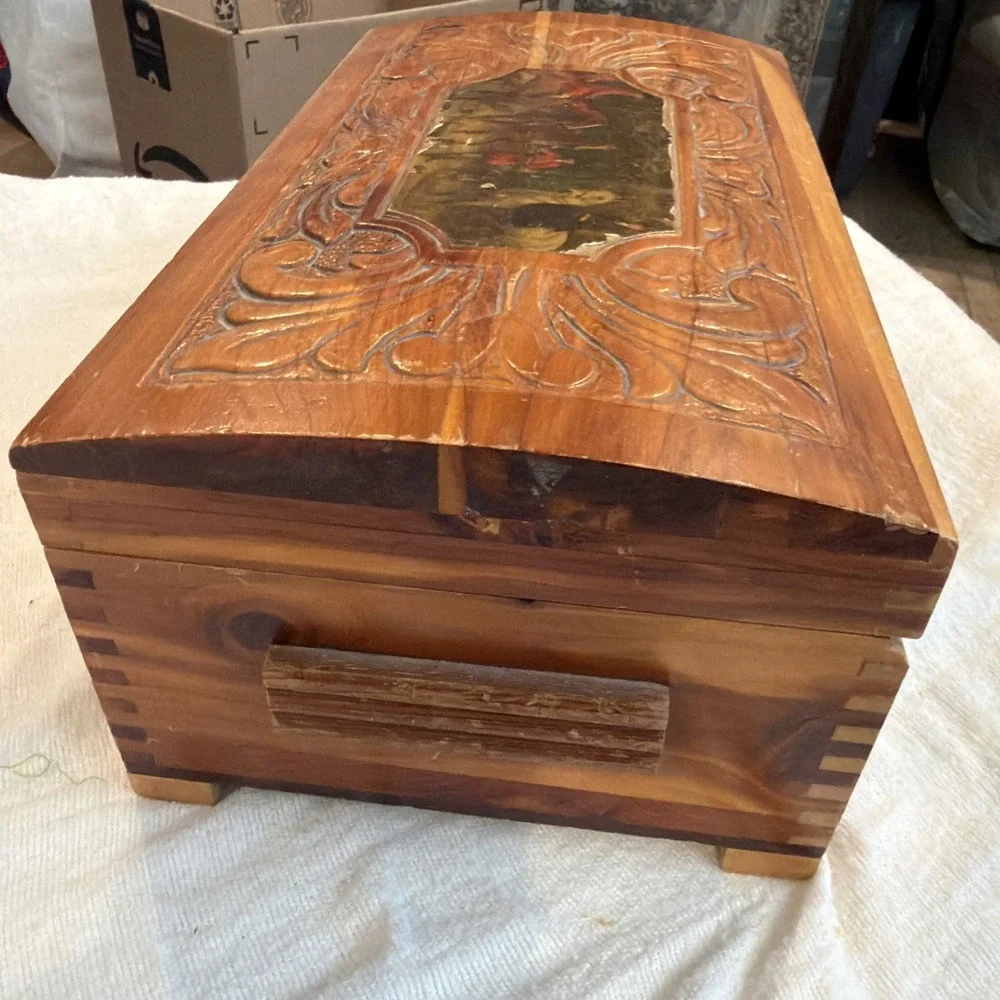 Vtg Carved Decoupage Horse Pic Cedar Dove Tailed Mirrored Keepsake Jewelry Box